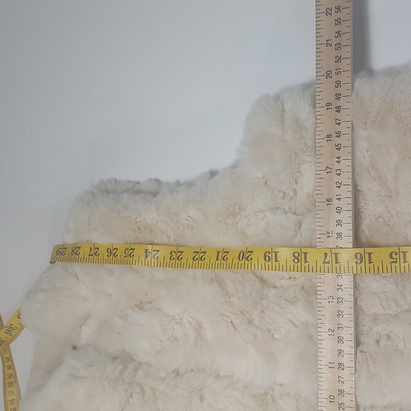 Rachel Zoe Faux Fur Cream Color Vest Size Small NWNT - Picture 11 of 13